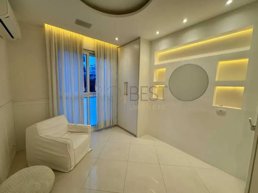 Apartamento com 4 quartos à venda e para alugar, 291m2 em Rio De Janeiro - RJ - imagem 7 Foto 7 de Apartamento com 4 quartos à venda e para alugar, 291m2 em Rio De Janeiro - RJ