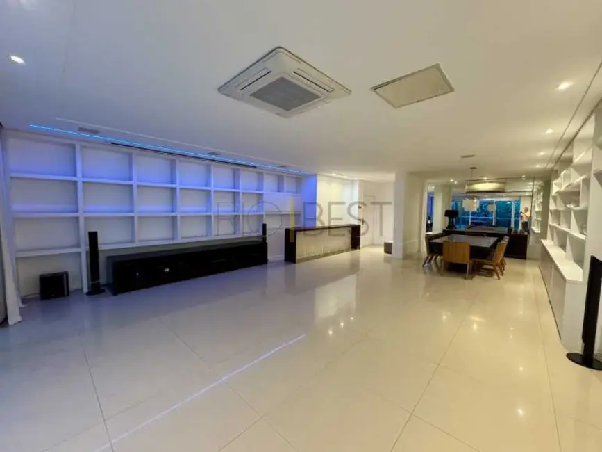 Apartamento com 4 quartos à venda e para alugar, 291m2 em Rio De Janeiro - RJ - imagem 3 Foto 3 de Apartamento com 4 quartos à venda e para alugar, 291m2 em Rio De Janeiro - RJ