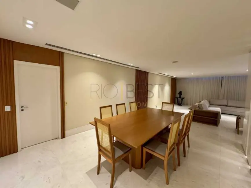 Apartamento com 4 quartos para alugar, 291m2 em Rio De Janeiro - RJ - imagem 3 Foto 3 de Apartamento com 4 quartos para alugar, 291m2 em Rio De Janeiro - RJ