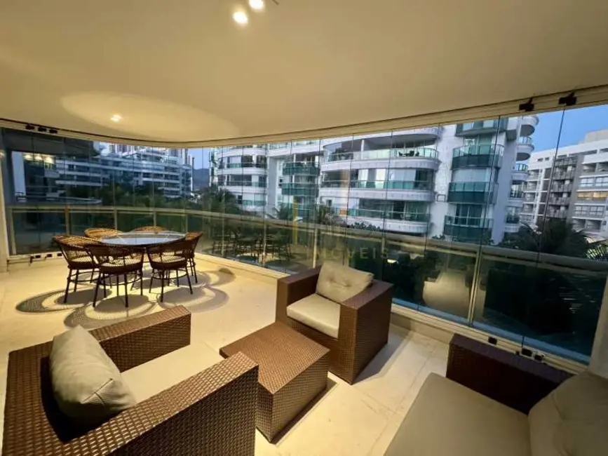 Apartamento com 4 quartos para alugar, 291m2 em Rio De Janeiro - RJ - imagem 7 Foto 7 de Apartamento com 4 quartos para alugar, 291m2 em Rio De Janeiro - RJ