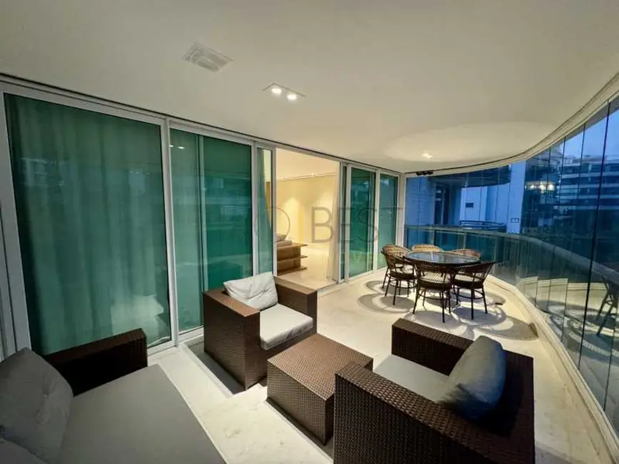 Apartamento com 4 quartos à venda e para alugar, 291m2 em Rio De Janeiro - RJ - imagem 8 Foto 8 de Apartamento com 4 quartos à venda e para alugar, 291m2 em Rio De Janeiro - RJ