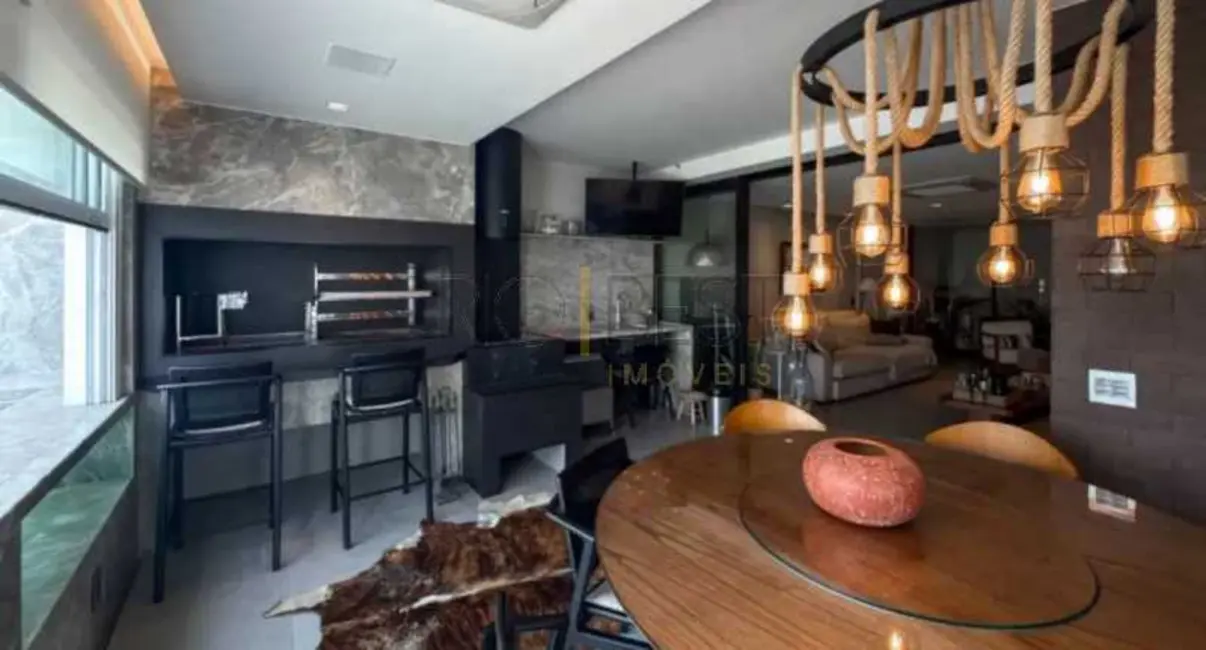 Cobertura com 3 quartos para alugar, 280m2 em Rio De Janeiro - RJ - imagem 2 Foto 2 de Cobertura com 3 quartos para alugar, 280m2 em Rio De Janeiro - RJ