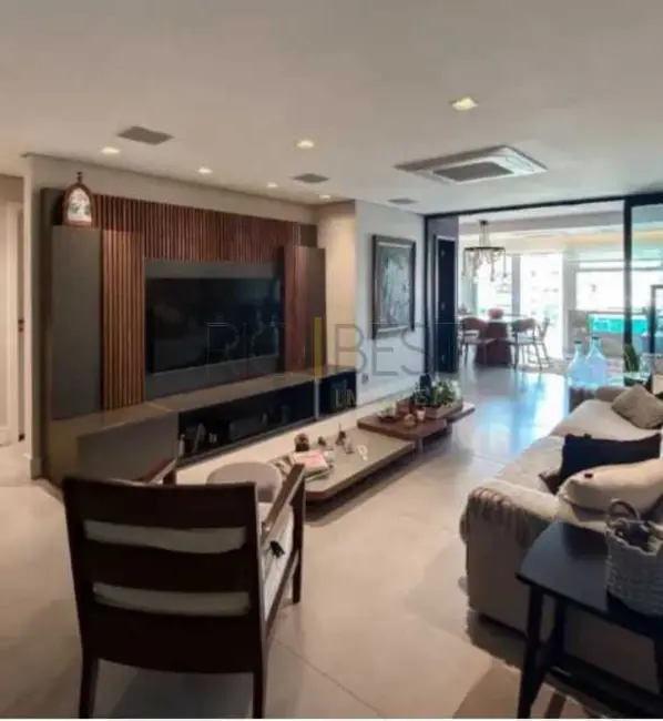 Cobertura com 3 quartos para alugar, 280m2 em Rio De Janeiro - RJ - imagem 4 Foto 4 de Cobertura com 3 quartos para alugar, 280m2 em Rio De Janeiro - RJ