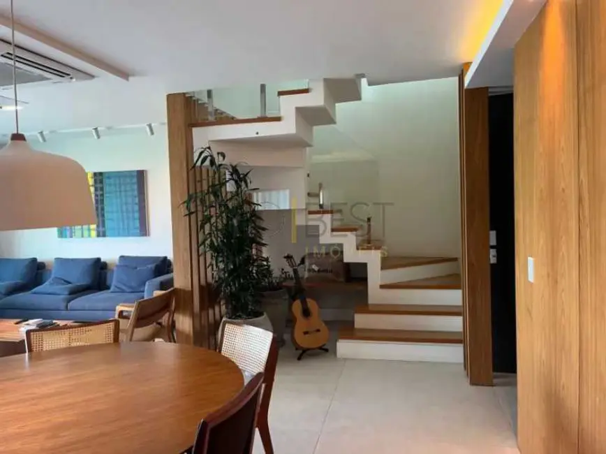 Cobertura com 5 quartos para alugar, 354m2 em Rio De Janeiro - RJ - imagem 8 Foto 8 de Cobertura com 5 quartos para alugar, 354m2 em Rio De Janeiro - RJ