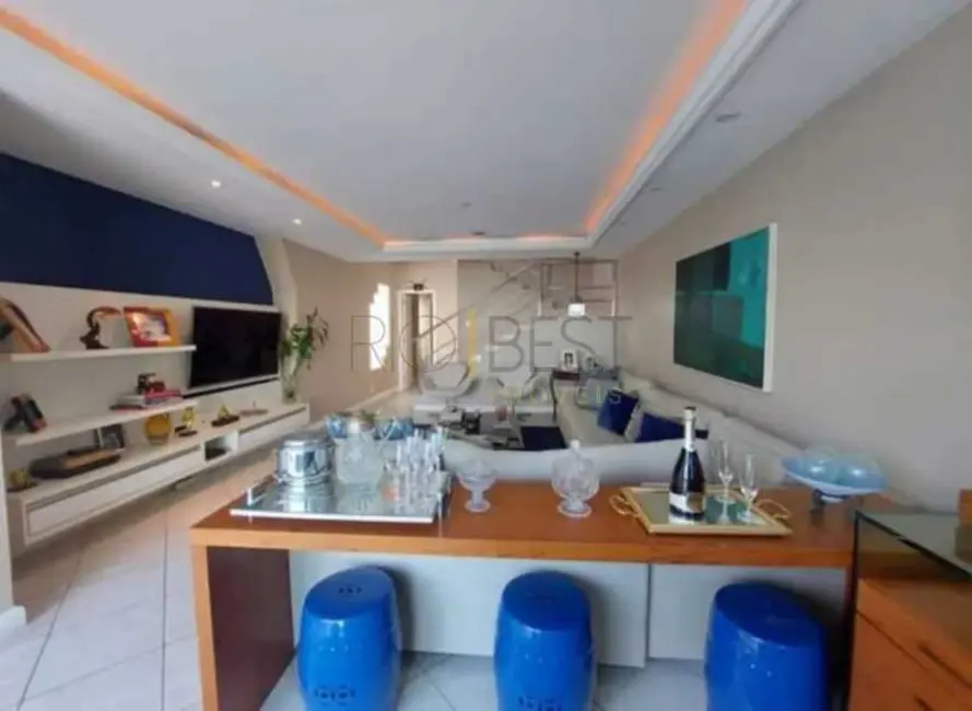 Cobertura com 5 quartos para alugar, 496m2 em Rio De Janeiro - RJ - imagem 4 Foto 4 de Cobertura com 5 quartos para alugar, 496m2 em Rio De Janeiro - RJ