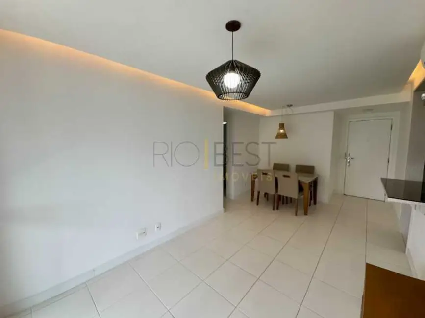 Apartamento com 2 quartos à venda, 75m2 em Rio De Janeiro - RJ - imagem 3 Foto 3 de Apartamento com 2 quartos à venda, 75m2 em Rio De Janeiro - RJ