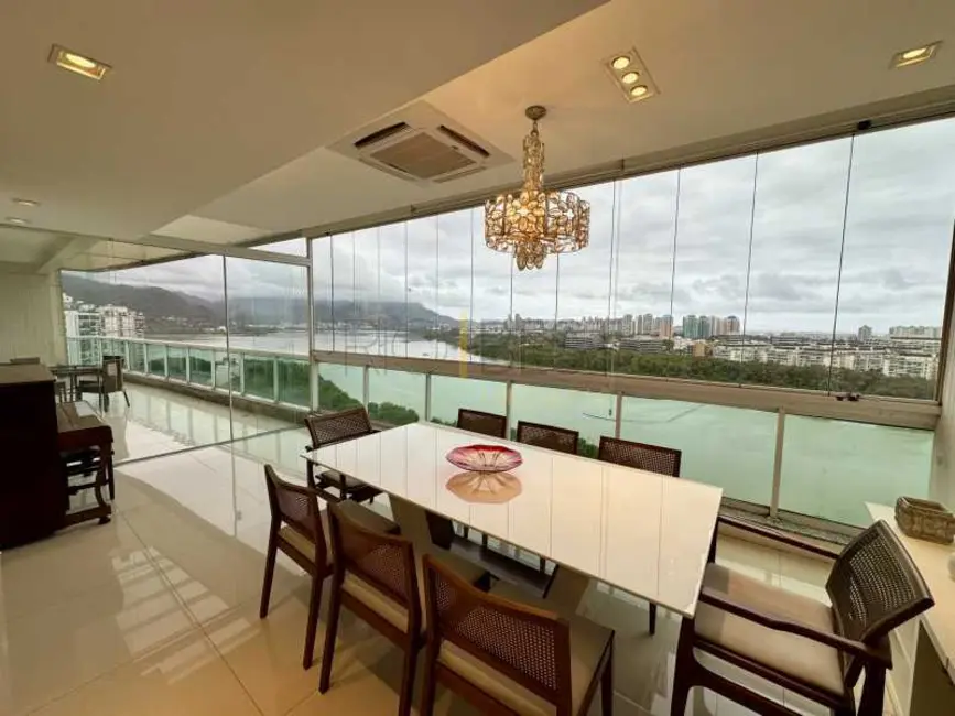 Cobertura com 4 quartos à venda e para alugar, 183m2 em Rio De Janeiro - RJ - imagem 3 Foto 3 de Cobertura com 4 quartos à venda e para alugar, 183m2 em Rio De Janeiro - RJ