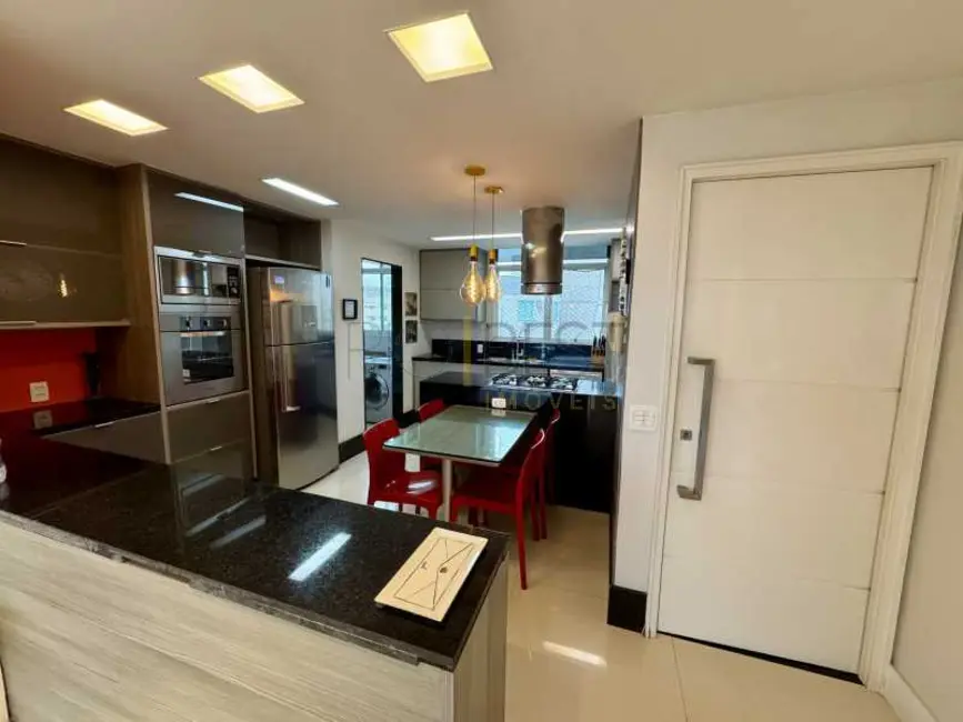 Cobertura com 4 quartos à venda e para alugar, 183m2 em Rio De Janeiro - RJ - imagem 7 Foto 7 de Cobertura com 4 quartos à venda e para alugar, 183m2 em Rio De Janeiro - RJ