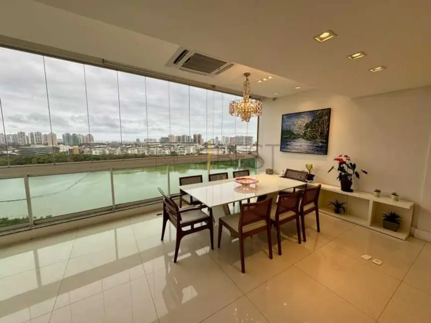 Cobertura com 4 quartos à venda e para alugar, 183m2 em Rio De Janeiro - RJ - imagem 2 Foto 2 de Cobertura com 4 quartos à venda e para alugar, 183m2 em Rio De Janeiro - RJ