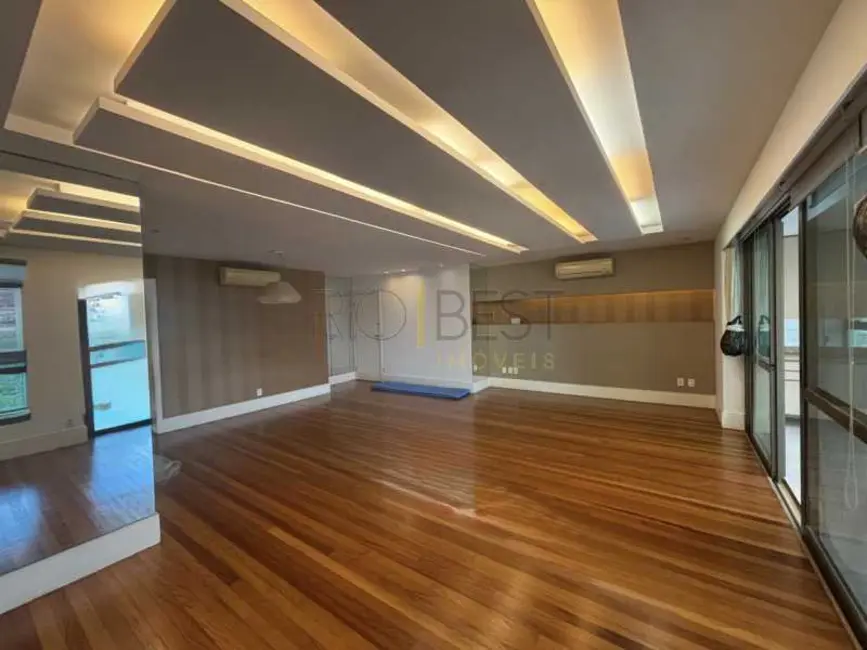 Apartamento com 3 quartos para alugar, 180m2 em Rio De Janeiro - RJ - imagem 3 Foto 3 de Apartamento com 3 quartos para alugar, 180m2 em Rio De Janeiro - RJ