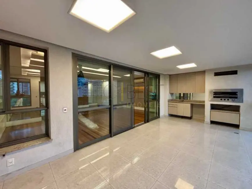 Apartamento com 3 quartos para alugar, 180m2 em Rio De Janeiro - RJ - imagem 1 Foto 1 de Apartamento com 3 quartos para alugar, 180m2 em Rio De Janeiro - RJ