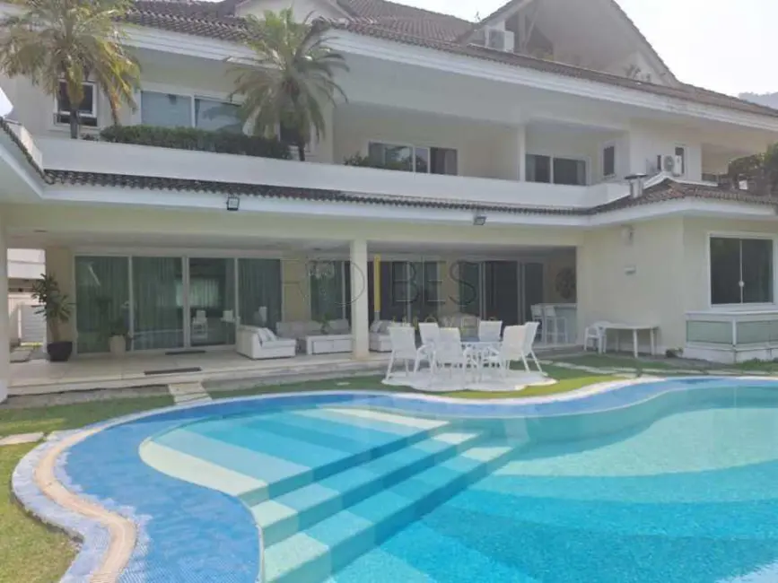Foto 2 de Casa de Condomínio com 5 quartos para alugar, 1000m2 em Rio De Janeiro - RJ