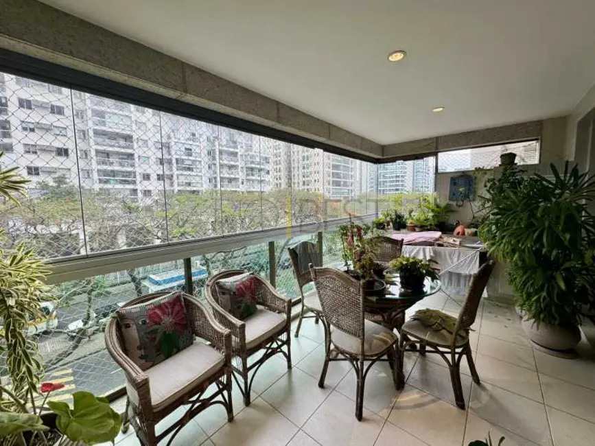 Foto 2 de Apartamento com 3 quartos à venda, 142m2 em Rio De Janeiro - RJ