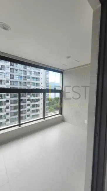 Foto 3 de Apartamento com 2 quartos para alugar, 75m2 em Rio De Janeiro - RJ