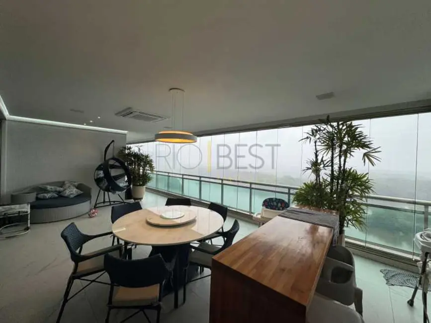 Apartamento com 4 quartos para alugar, 310m2 em Rio De Janeiro - RJ - imagem 4 Foto 4 de Apartamento com 4 quartos para alugar, 310m2 em Rio De Janeiro - RJ