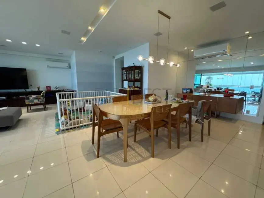 Apartamento com 4 quartos para alugar, 310m2 em Rio De Janeiro - RJ - imagem 6 Foto 6 de Apartamento com 4 quartos para alugar, 310m2 em Rio De Janeiro - RJ