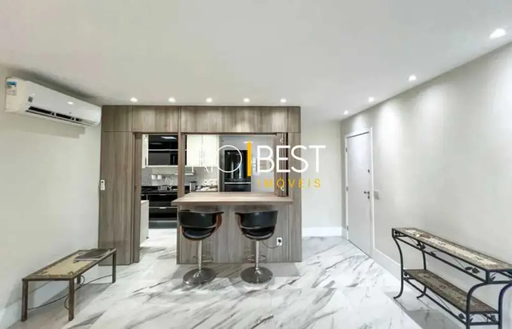 Apartamento com 3 quartos para alugar, 160m2 em Rio De Janeiro - RJ - imagem 6 Foto 6 de Apartamento com 3 quartos para alugar, 160m2 em Rio De Janeiro - RJ