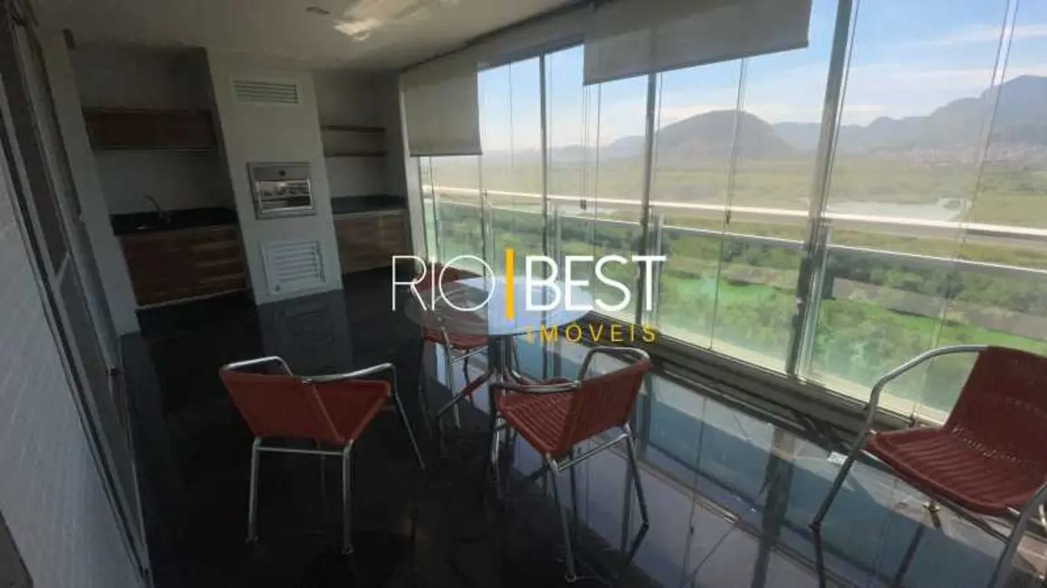 Apartamento com 3 quartos para alugar, 160m2 em Rio De Janeiro - RJ - imagem 2 Foto 2 de Apartamento com 3 quartos para alugar, 160m2 em Rio De Janeiro - RJ