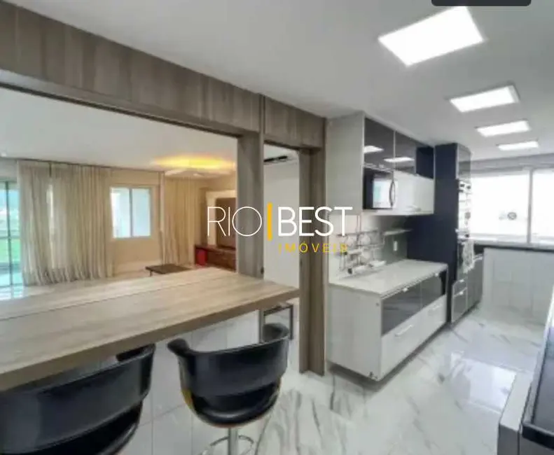 Apartamento com 3 quartos para alugar, 160m2 em Rio De Janeiro - RJ - imagem 5 Foto 5 de Apartamento com 3 quartos para alugar, 160m2 em Rio De Janeiro - RJ