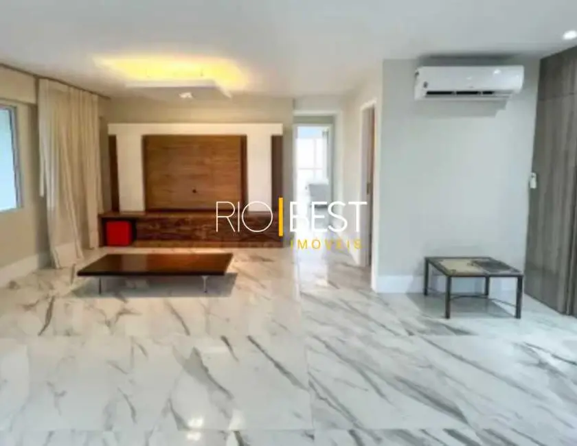 Apartamento com 3 quartos para alugar, 160m2 em Rio De Janeiro - RJ - imagem 4 Foto 4 de Apartamento com 3 quartos para alugar, 160m2 em Rio De Janeiro - RJ