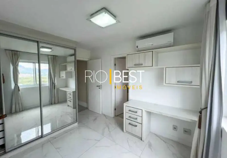 Apartamento com 3 quartos para alugar, 160m2 em Rio De Janeiro - RJ - imagem 8 Foto 8 de Apartamento com 3 quartos para alugar, 160m2 em Rio De Janeiro - RJ