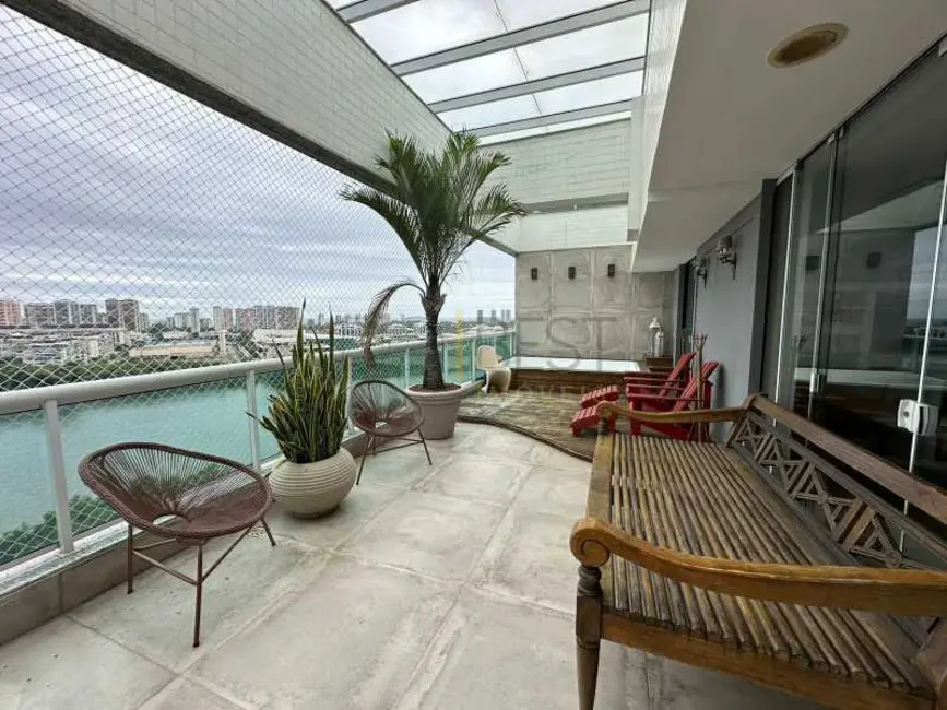 Foto 19 de Apartamento com 3 quartos para alugar, 195m2 em Rio De Janeiro - RJ