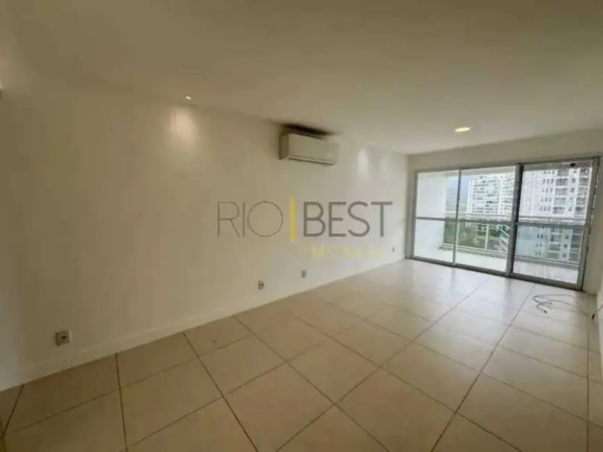 Apartamento com 3 quartos para alugar, 76m2 em Rio De Janeiro - RJ - imagem 4 Foto 4 de Apartamento com 3 quartos para alugar, 76m2 em Rio De Janeiro - RJ