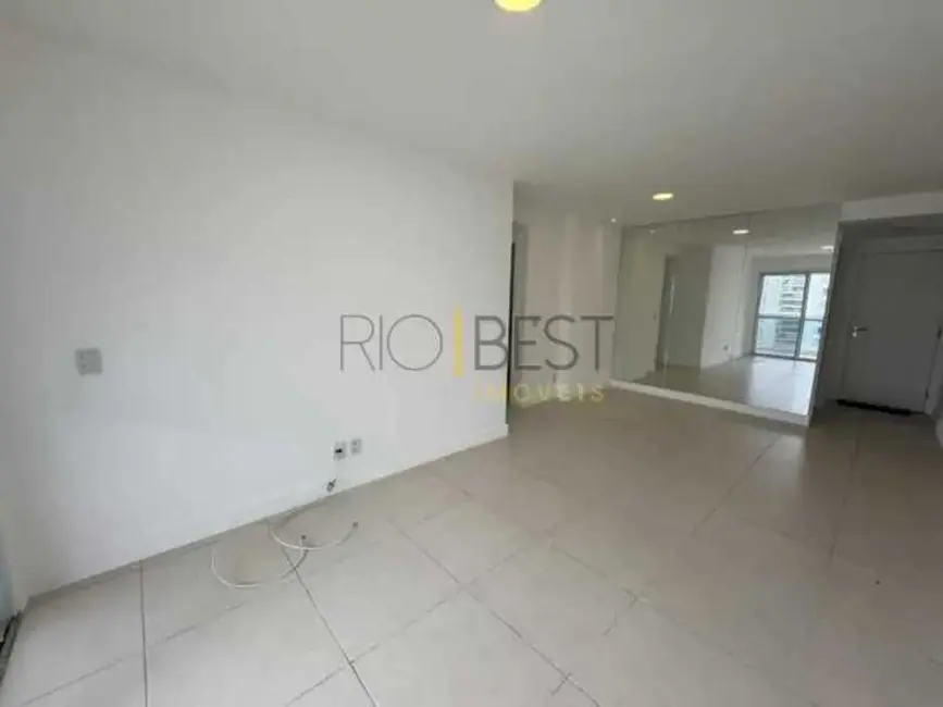Apartamento com 3 quartos para alugar, 76m2 em Rio De Janeiro - RJ - imagem 9 Foto 9 de Apartamento com 3 quartos para alugar, 76m2 em Rio De Janeiro - RJ