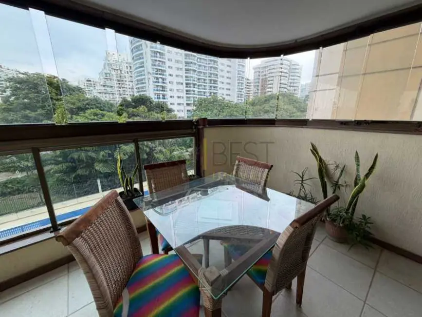 Foto 4 de Apartamento com 4 quartos para alugar, 167m2 em Rio De Janeiro - RJ