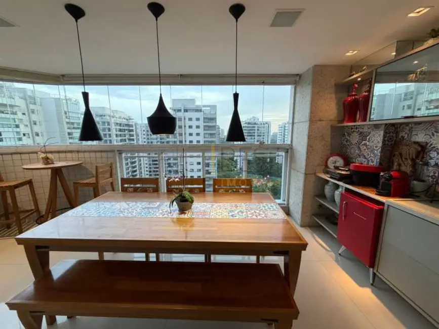 Apartamento com 4 quartos para alugar, 180m2 em Rio De Janeiro - RJ - imagem 2 Foto 2 de Apartamento com 4 quartos para alugar, 180m2 em Rio De Janeiro - RJ