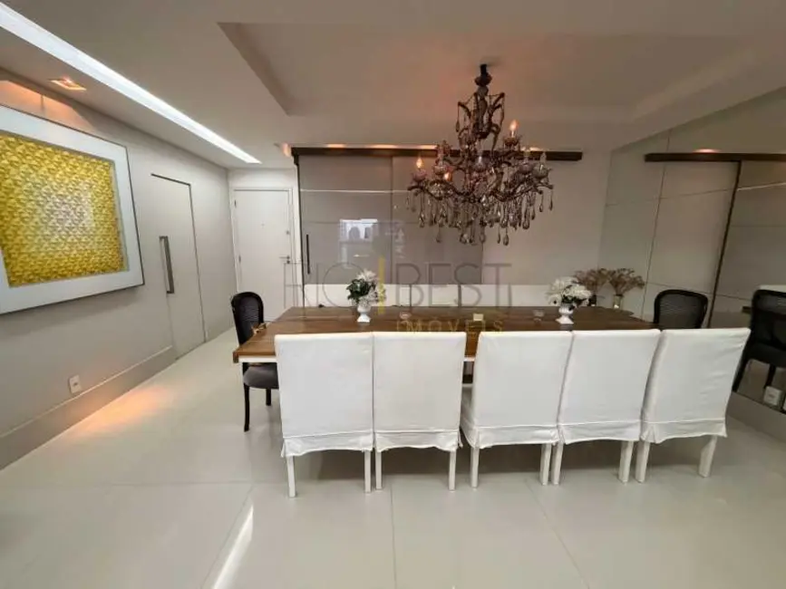 Apartamento com 4 quartos para alugar, 180m2 em Rio De Janeiro - RJ - imagem 5 Foto 5 de Apartamento com 4 quartos para alugar, 180m2 em Rio De Janeiro - RJ
