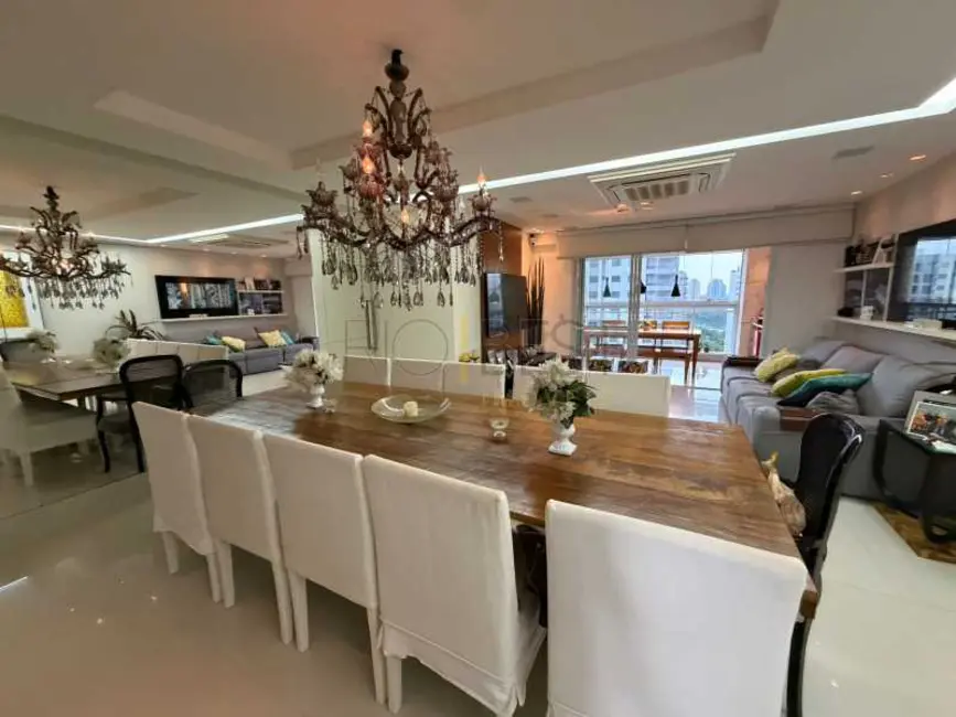 Apartamento com 4 quartos para alugar, 180m2 em Rio De Janeiro - RJ - imagem 6 Foto 6 de Apartamento com 4 quartos para alugar, 180m2 em Rio De Janeiro - RJ