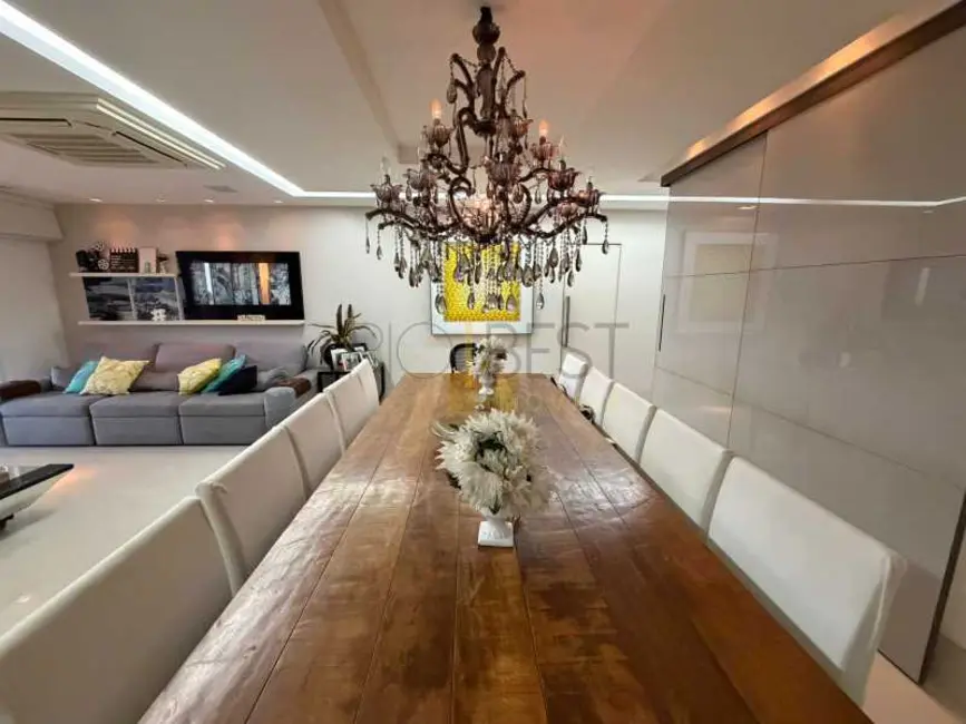 Apartamento com 4 quartos para alugar, 180m2 em Rio De Janeiro - RJ - imagem 7 Foto 7 de Apartamento com 4 quartos para alugar, 180m2 em Rio De Janeiro - RJ