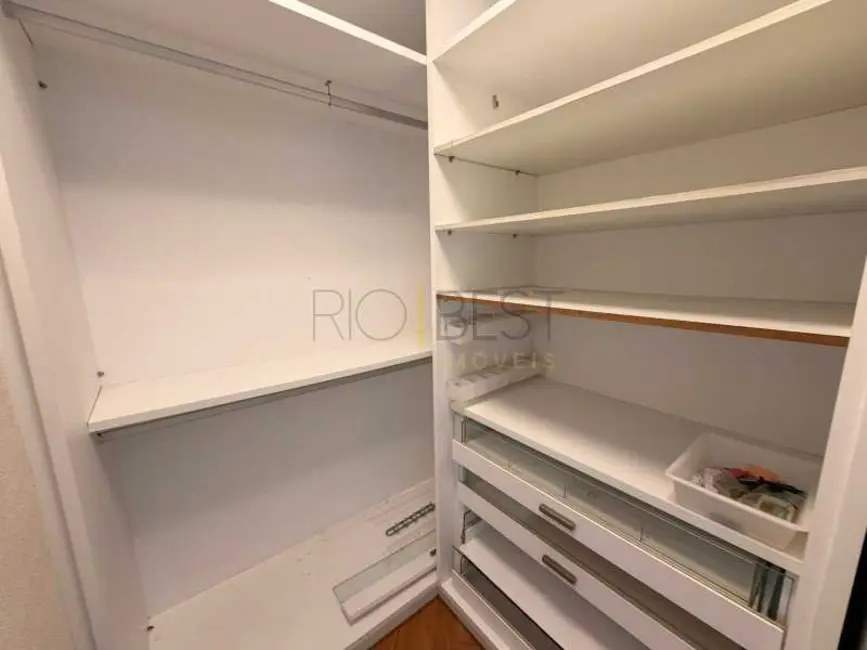 Foto 8 de Apartamento com 4 quartos para alugar, 227m2 em Rio De Janeiro - RJ