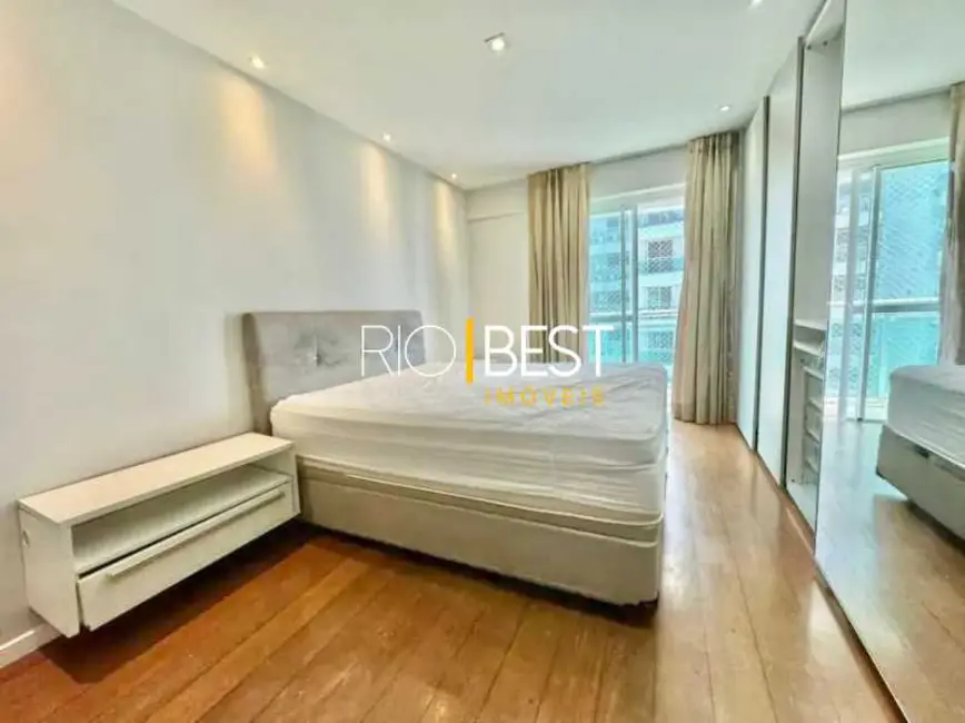 Foto 9 de Apartamento com 4 quartos para alugar, 160m2 em Rio De Janeiro - RJ