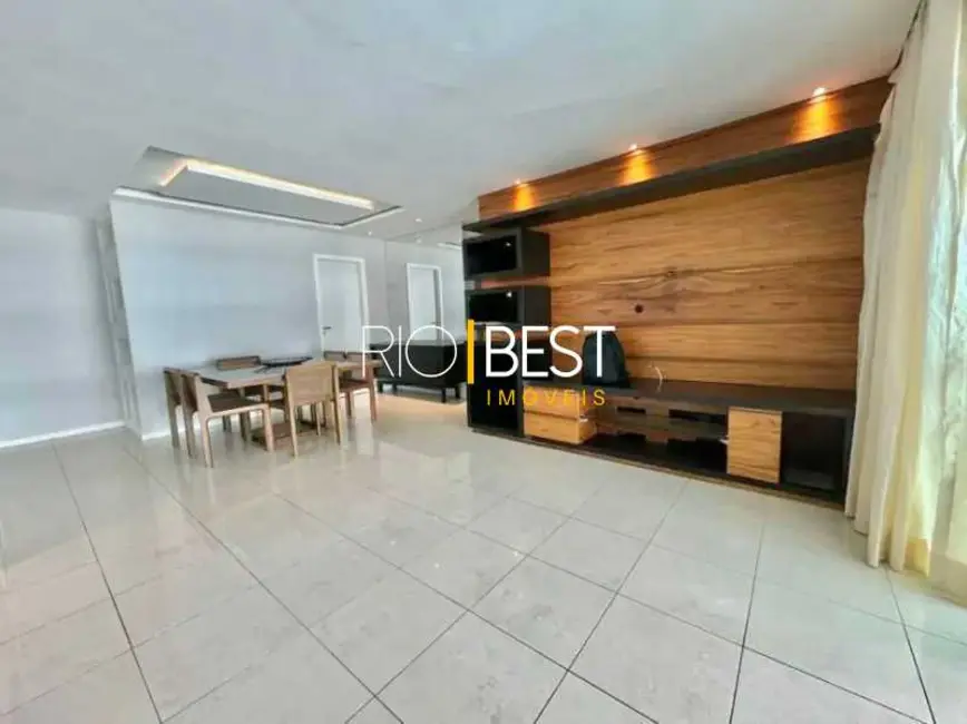 Foto 6 de Apartamento com 4 quartos para alugar, 160m2 em Rio De Janeiro - RJ