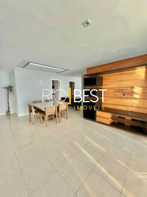 Foto 4 de Apartamento com 4 quartos para alugar, 160m2 em Rio De Janeiro - RJ