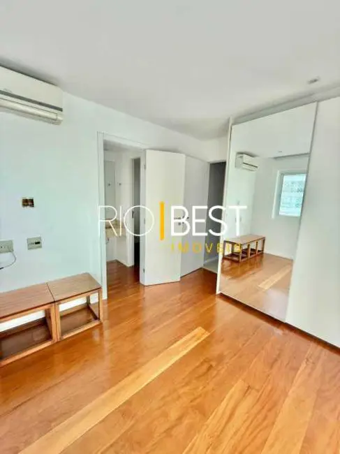 Foto 12 de Apartamento com 4 quartos para alugar, 160m2 em Rio De Janeiro - RJ