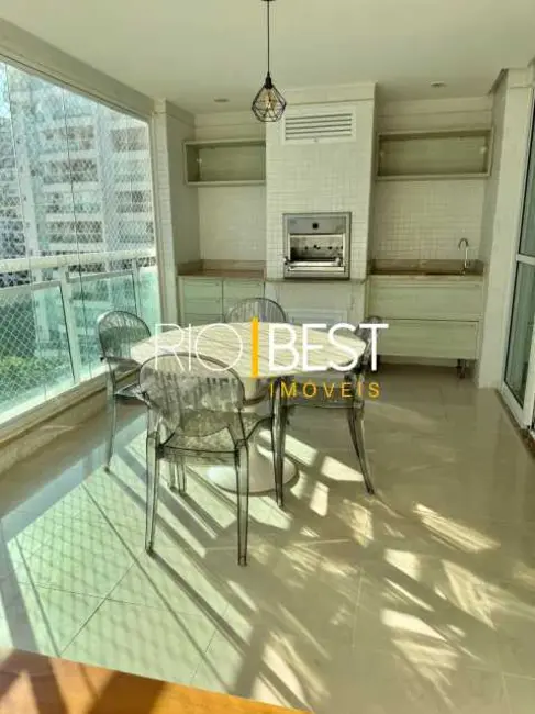 Foto 3 de Apartamento com 4 quartos para alugar, 160m2 em Rio De Janeiro - RJ