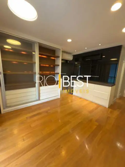 Apartamento com 4 quartos para alugar, 380m2 em Rio De Janeiro - RJ - imagem 3 Foto 3 de Apartamento com 4 quartos para alugar, 380m2 em Rio De Janeiro - RJ