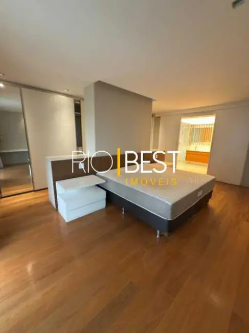 Apartamento com 4 quartos para alugar, 380m2 em Rio De Janeiro - RJ - imagem 6 Foto 6 de Apartamento com 4 quartos para alugar, 380m2 em Rio De Janeiro - RJ