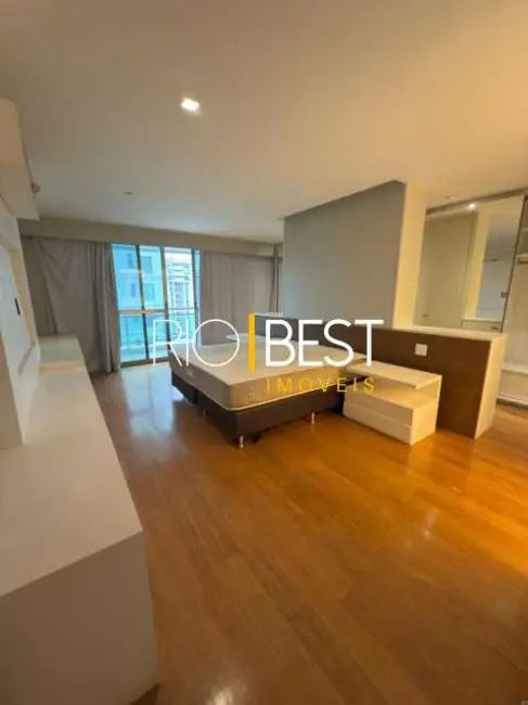 Apartamento com 4 quartos para alugar, 380m2 em Rio De Janeiro - RJ - imagem 5 Foto 5 de Apartamento com 4 quartos para alugar, 380m2 em Rio De Janeiro - RJ