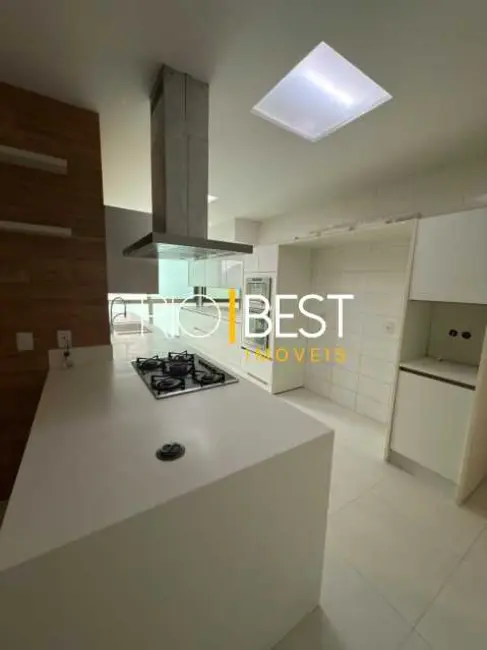 Apartamento com 4 quartos para alugar, 380m2 em Rio De Janeiro - RJ - imagem 7 Foto 7 de Apartamento com 4 quartos para alugar, 380m2 em Rio De Janeiro - RJ