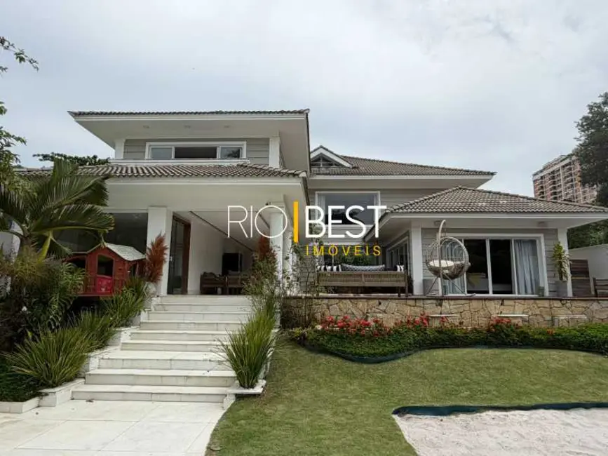 Casa de Condomínio com 6 quartos para alugar, 1000m2 em Rio De Janeiro - RJ - imagem 1 Foto 1 de Casa de Condomínio com 6 quartos para alugar, 1000m2 em Rio De Janeiro - RJ