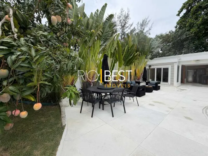 Casa de Condomínio com 6 quartos para alugar, 1000m2 em Rio De Janeiro - RJ - imagem 3 Foto 3 de Casa de Condomínio com 6 quartos para alugar, 1000m2 em Rio De Janeiro - RJ