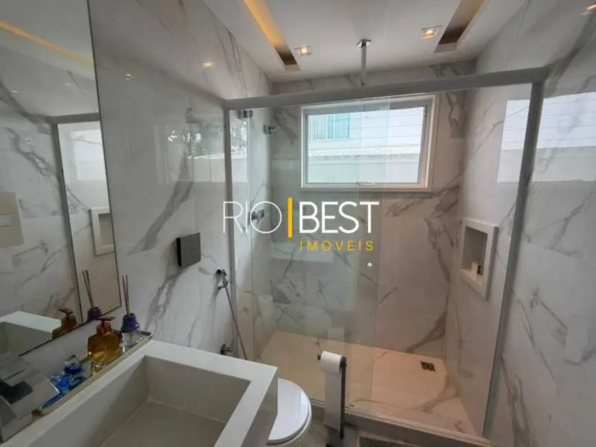 Casa de Condomínio com 6 quartos para alugar, 1000m2 em Rio De Janeiro - RJ - imagem 9 Foto 9 de Casa de Condomínio com 6 quartos para alugar, 1000m2 em Rio De Janeiro - RJ