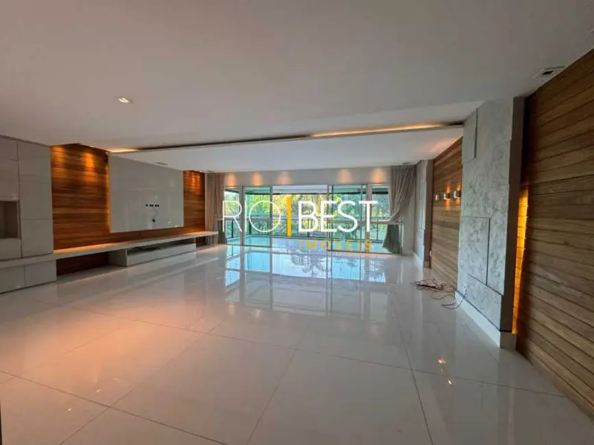 Foto 7 de Apartamento com 4 quartos para alugar, 250m2 em Rio De Janeiro - RJ