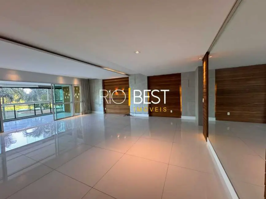 Foto 8 de Apartamento com 4 quartos para alugar, 250m2 em Rio De Janeiro - RJ