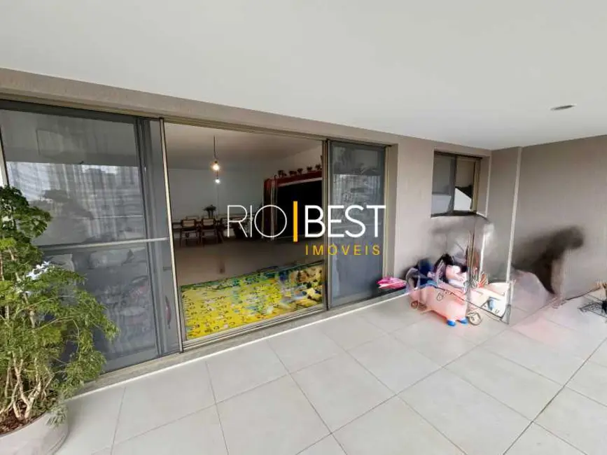 Foto 3 de Apartamento com 4 quartos à venda, 187m2 em Rio De Janeiro - RJ