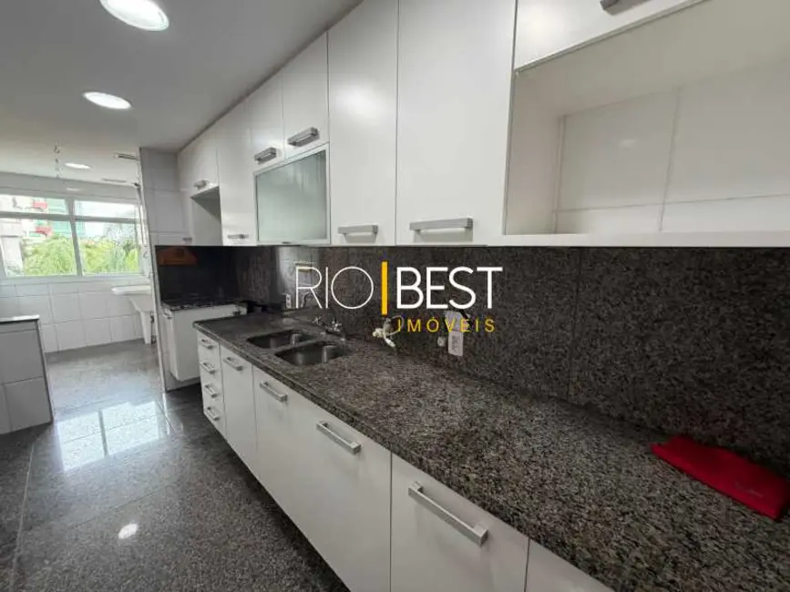 Apartamento com 3 quartos à venda e para alugar, 137m2 em Rio De Janeiro - RJ - imagem 2 Foto 2 de Apartamento com 3 quartos à venda e para alugar, 137m2 em Rio De Janeiro - RJ